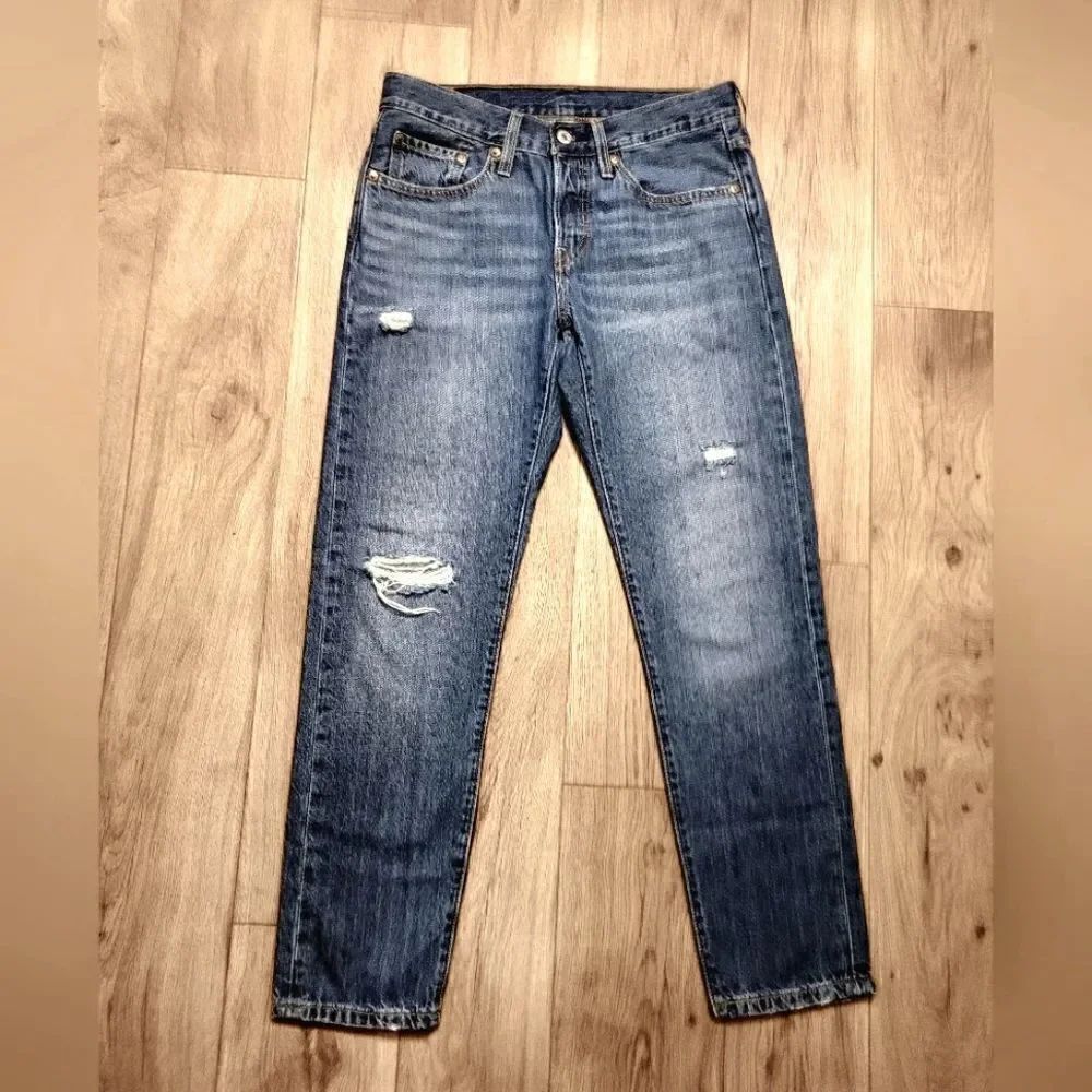 Levi's 501 Destroyed Button Fly Straight Leg Medium Wash Denim Jeans Siz 26